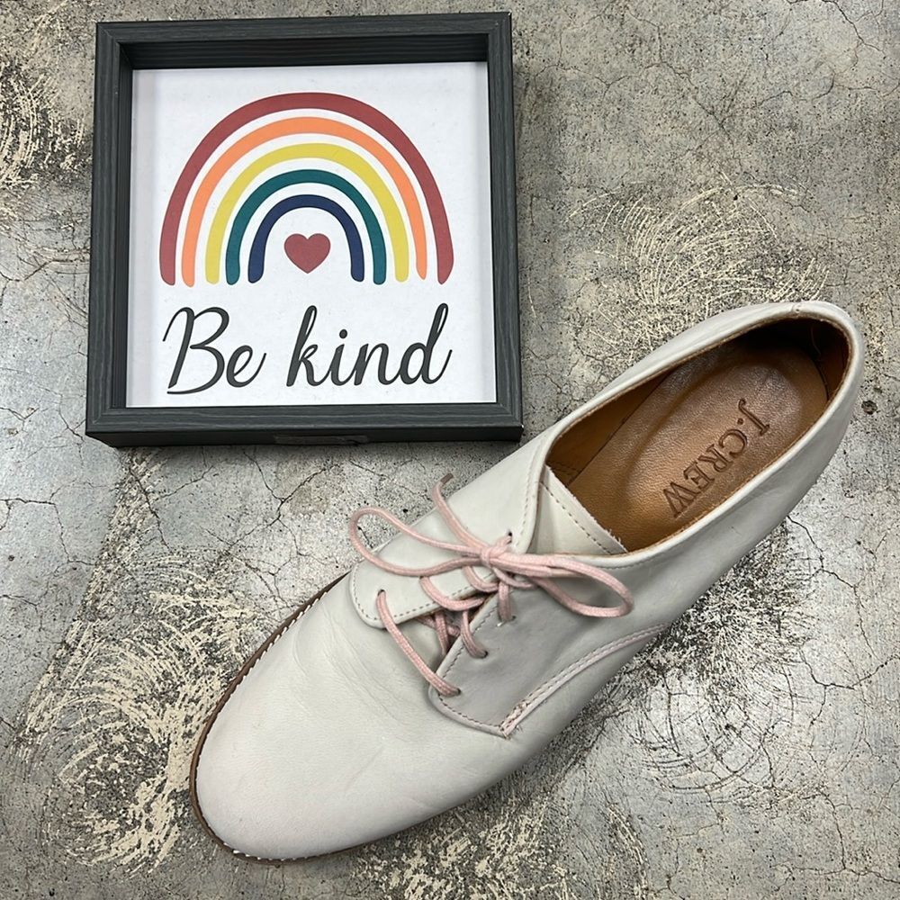 * J.Crew Women's white leather oxford shoes with pink laces